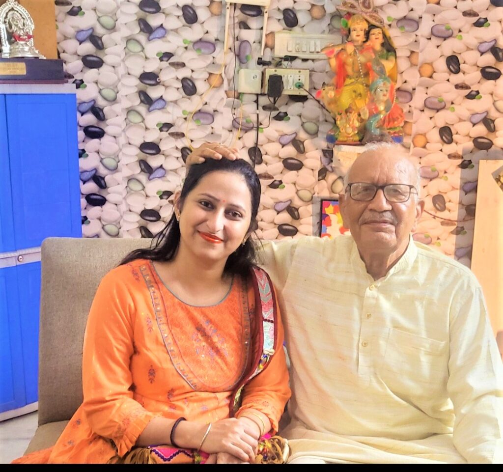 Harshita-Dwivedi-blog-image-family-1